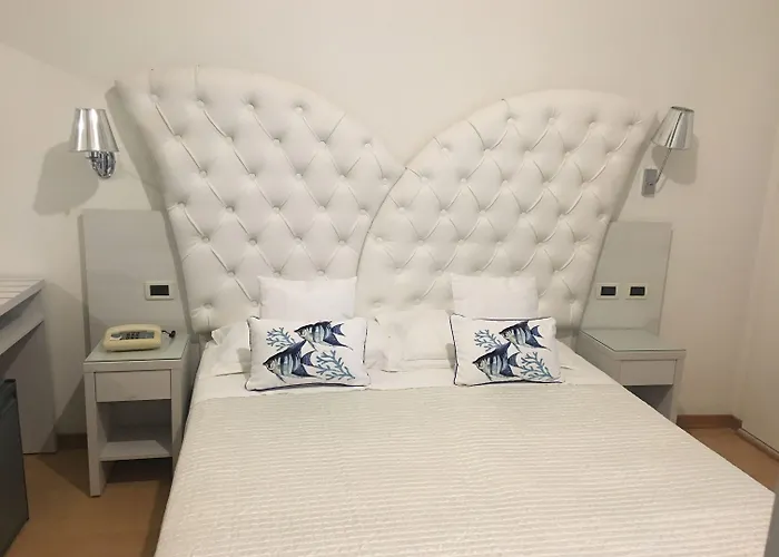 호텔 Noi Due 3*